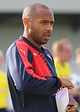 Archivo:Thierry Henry Arsenal U19s Vs Olympiacos (cropped)