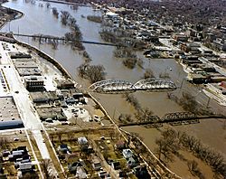 Archivo:1997 Red River Flood Grand Forks