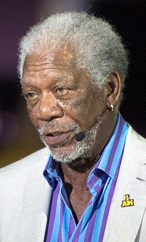 Archivo:Academy Award-winning actor Morgan Freeman narrates for the opening ceremony (26904746425) (cropped) 3