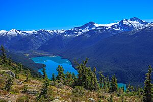 Archivo:Along the High note trail atop Whistler Mtn. (7958950226)