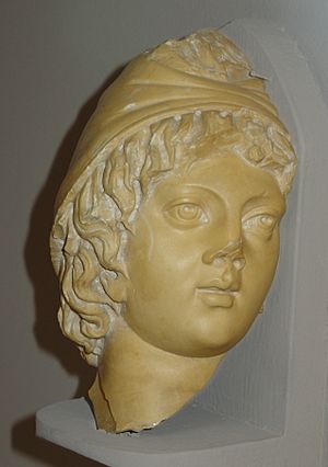 Archivo:Attis Efes Museum