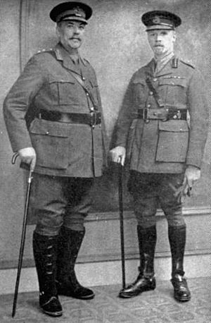 Archivo:Botha and Smuts in uniforms, 1917