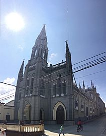 Archivo:Fachada de la Iglesia del Carmen (Sonsón)