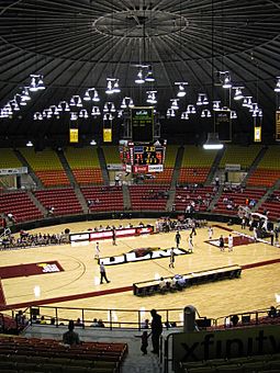 Archivo:Fant–Ewing Coliseum interior