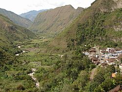 I Apuela 0611 072 (16672718044).jpg