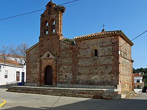 Iglesia de San Pedro y San Pablo (Puerto Moral). Fachada.jpg