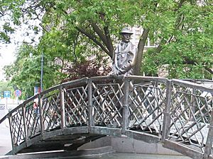 Archivo:Imre Nagy, Budapest statue