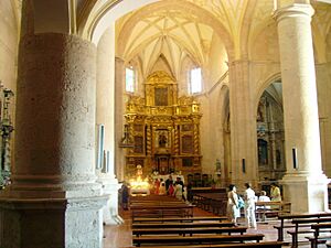 Archivo:Interior de la Iglesia de nuestra señora de la Asunción