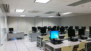 Archivo:Laboratorio de computación