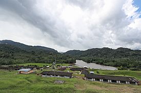 MINISTRO DE DEFENSA VISITÓ BASES MILITARES EN EL CENEPA PROVINCIA DE CONDORCANQUI.jpg