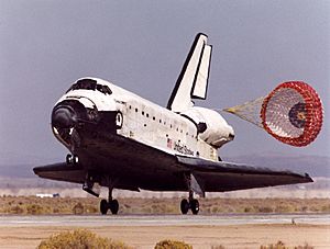 Archivo:NASA Space Shuttle Discovery STS-92