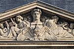 Archivo:Pediment Pavillon Sully Louvre