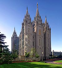 Archivo:Salt Lake Temple, Utah - Sept 2004-2