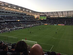 Archivo:South side view during the home opener