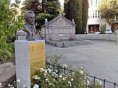 Torrelodones. Estatua de Manuel López Villaseñor en Plaza del Caño