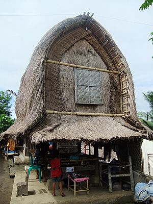 Archivo:Traditional Sasak Village Sade rice barn