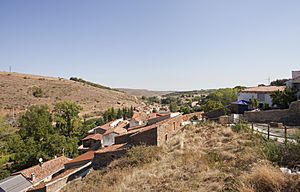 Archivo:Vista de Vozmediano, España, 2012-08-27, DD 03
