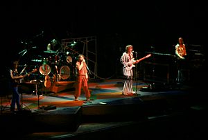 Archivo:Yes concert