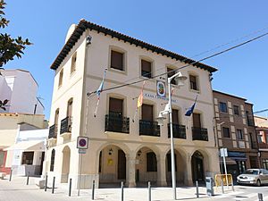 Archivo:Ayuntamiento de Belvís de la Jara