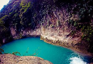 Archivo:Bassin Bleu, Haiti