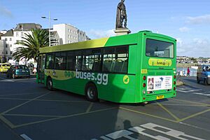 Archivo:CT Plus Guernsey Bus