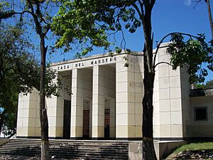 Archivo:Casa del maestro
