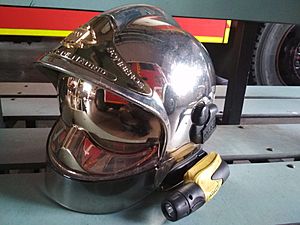 Archivo:Casco Gallet F1 SF bomberos Comunidad de Madrid