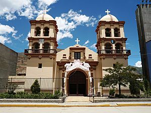 Archivo:Catedral de Pampas