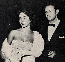 Archivo:Elizabeth Taylor and Stanley Donen, c. 1952