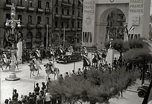 Archivo:Franco Donostian 1939