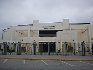 Archivo:Gimnasio Techado Municipal de Tierras Blancas