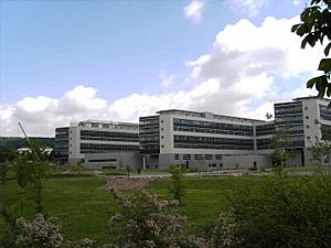 Archivo:Goe.Uni.Nordbereich.Faculty.Buildings.May.2005.image02