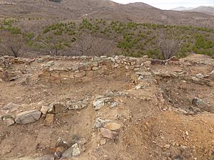 Archivo:Habitaciones de la construcción adjunta a Torrecid