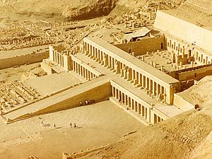 Archivo:Hatshetsup-temple-1by7