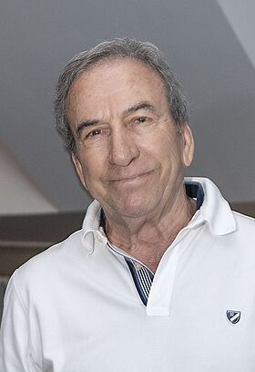 José Luis Perales (cropped).jpg