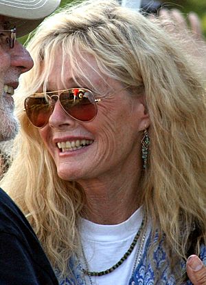 Kim Carnes with Mike MacDonald (cropped).jpg