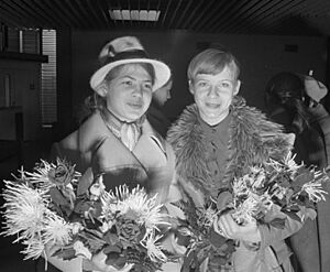 Archivo:Ludmilla Tourischeva, Tamara Lazakovich 1972