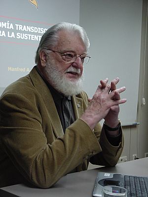 Archivo:Manfred Max Neef