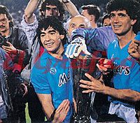 Archivo:Maradona napoli uefa cup