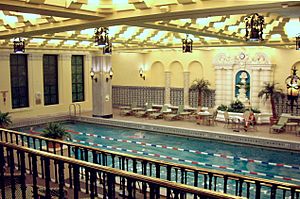 Archivo:Medinah pool