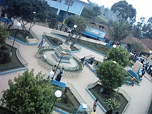 Archivo:Pozulparque