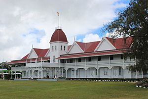 Archivo:Royal Palace, Nuku'alofa, Nov 18