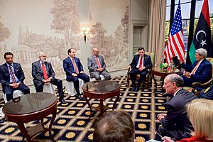 Archivo:Secretary John Kerry Sits With Libyan Prime Minister al-Sarraj and His Advisers at the Bristol Hotel in Vienna (26774171060)