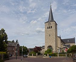 Archivo:Simpelveld, de Sint-Remigiuskerk RM33584 foto8 2016-07-10 16.38