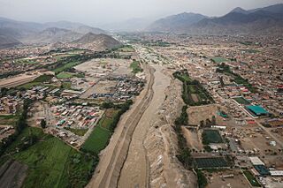 Sobrevuelo por los cauces de los ríos Chillón, Rímac y Lurín - 54326297818.jpg