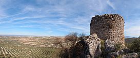 Torre olvidada y campiña (Panorámica).JPG