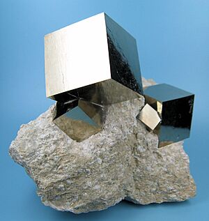 Archivo:2780M-pyrite1