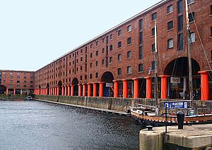 Archivo:Albert Docks Liverpool