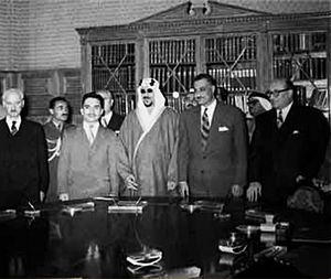 Archivo:Arab Defense Pact Signing 1957