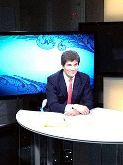 Archivo:Assistant Secretary Fernandez Prepares for his CNN en Español Interview